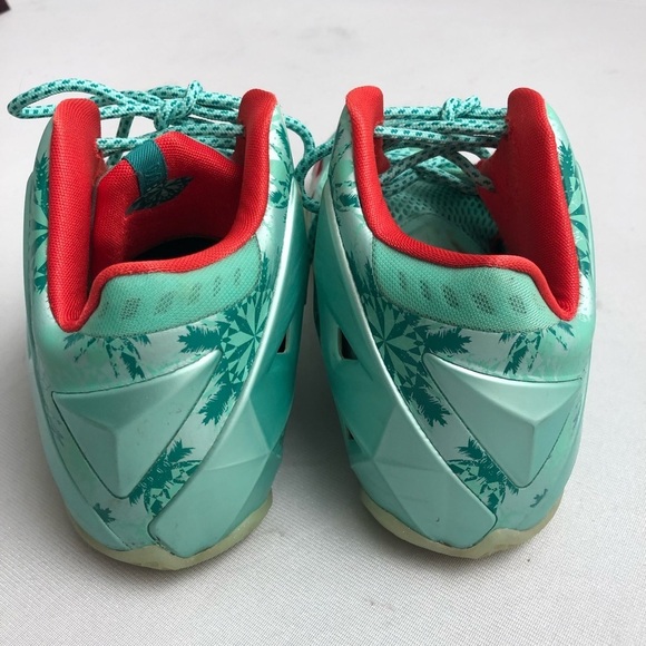 Nike Air Lebron 11 Christmas green and red basketball sneakers 6.5Y